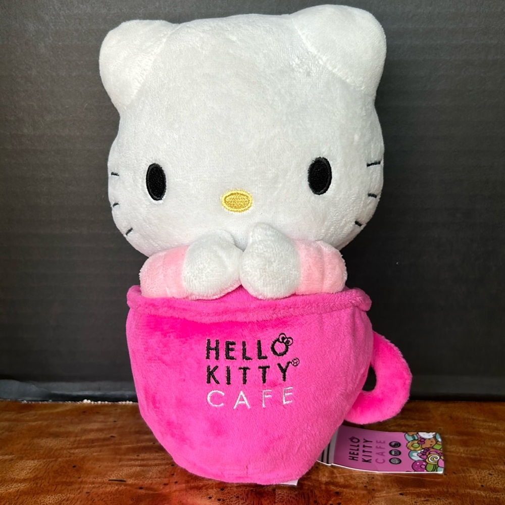 NWT HELLO KITTY CAFE 2022 Plushie